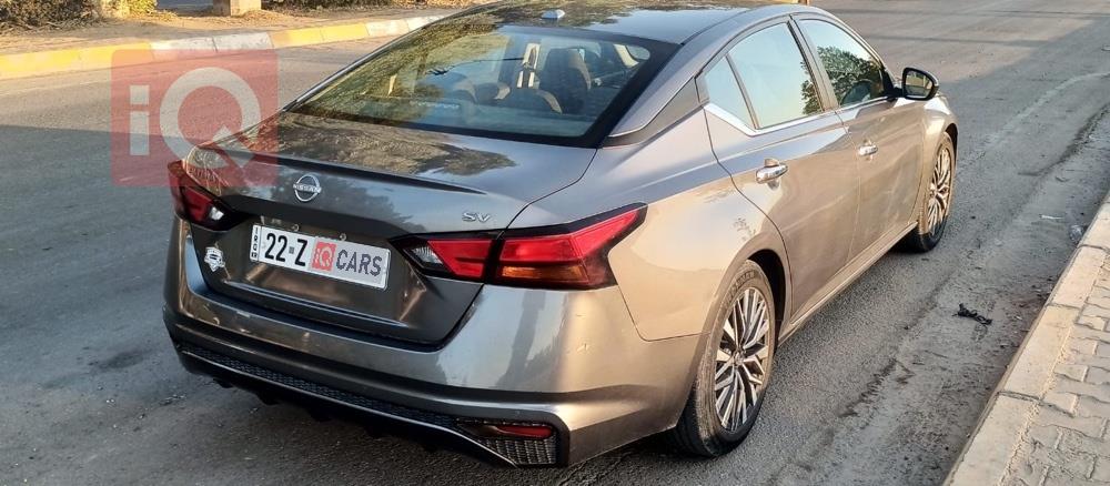 نيسان ألتيما